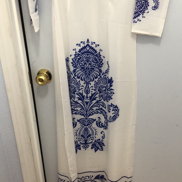 Vietnamese ao dài - Picture 2 of 3